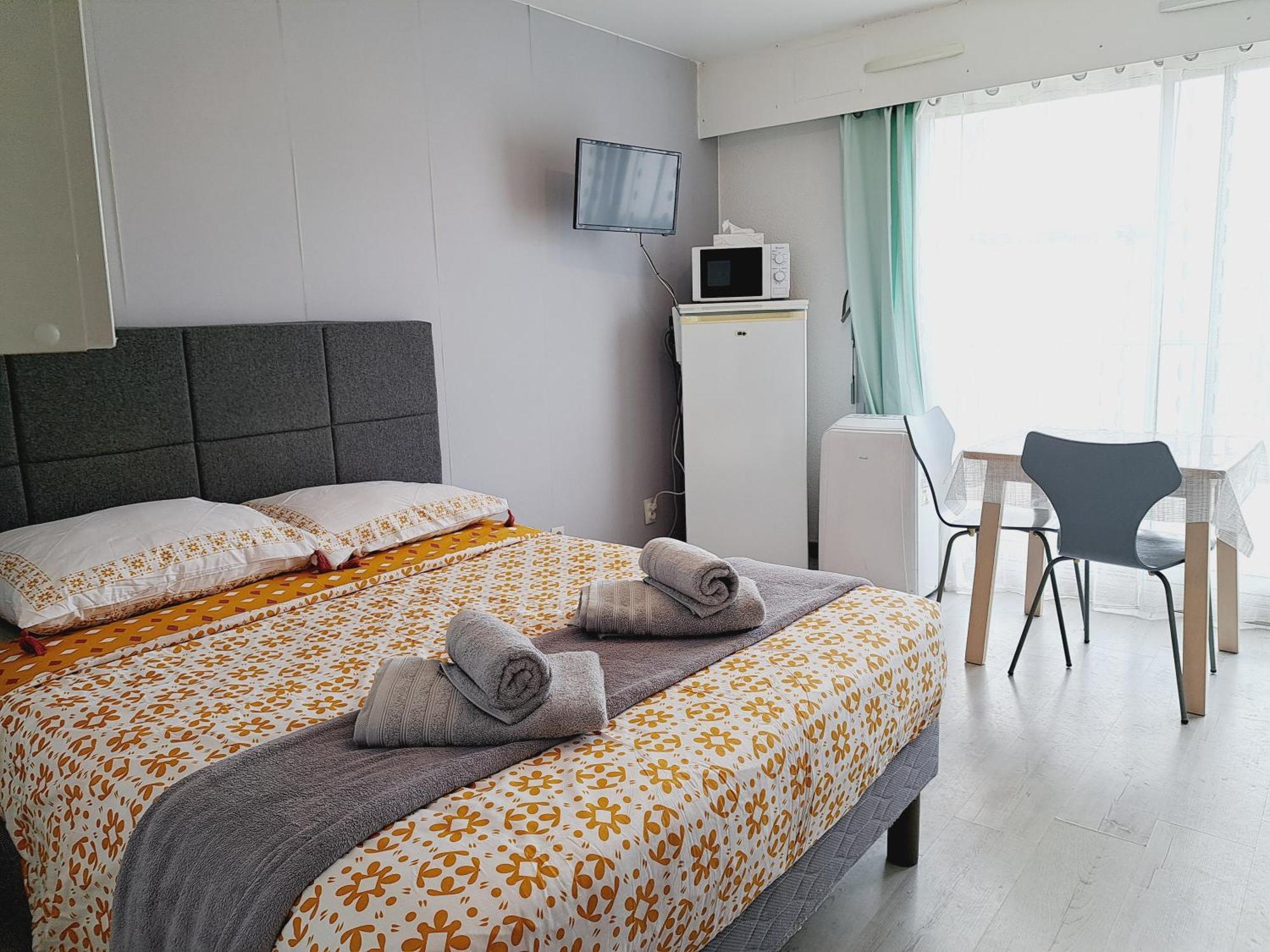Studio Moderne - Plage Du Grazel Грюїссан Екстер'єр фото