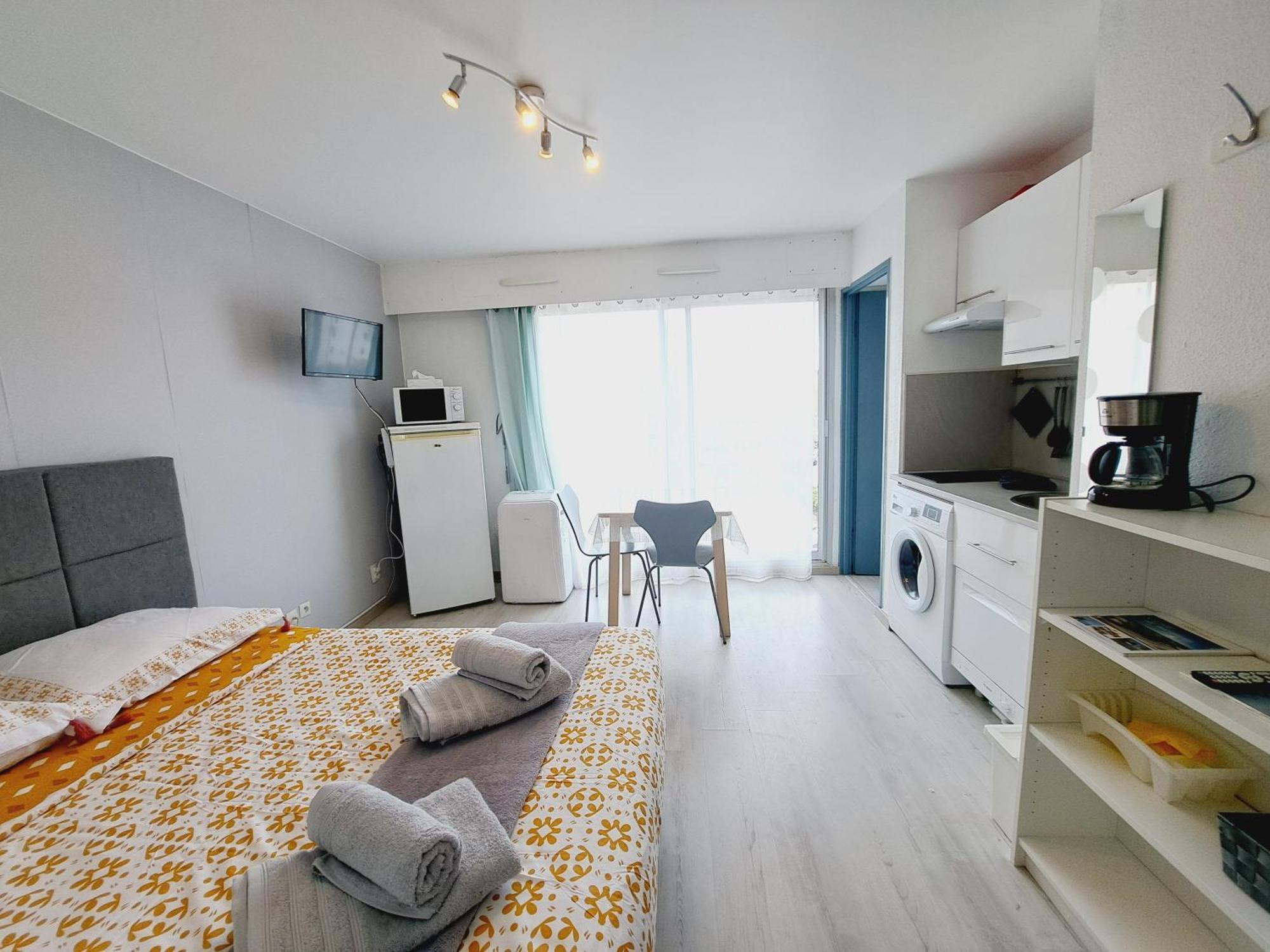 Studio Moderne - Plage Du Grazel Грюїссан Екстер'єр фото